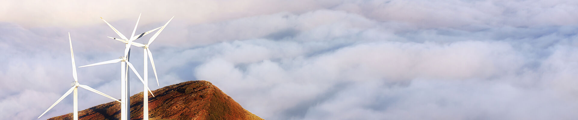 Berg_Windräder_iStock-618356442_web