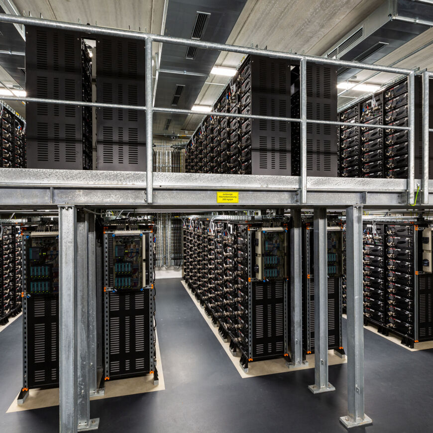 01b_Batteriespeicher_Foto WEMAG Stephan Rudolph-Kramer_OO9A0348